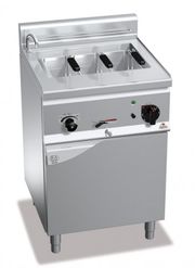 Cuiseur à pâtes électrique 25 L sur placard