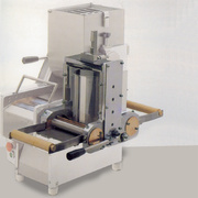 Photo 1 matériel référence RAV-70-70-70: Groupe pour ravioli 70x70x70 mm (pour LP17M - MPS18/1 - MPS35/2)