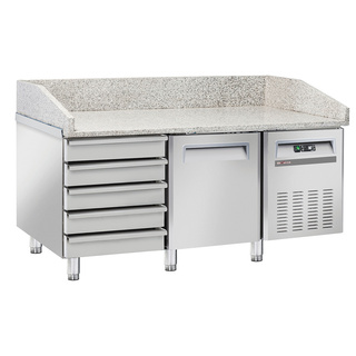 photo 1 table frigo pizzeria, 1 porte en 600x400, 5 tiroirs neutres en 600x400, sur roues, 2 avec freins