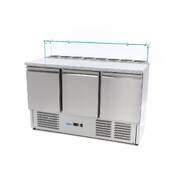 Photo matériel référence 09400208 : Réfrigérateur pour la préparation des pizzas - 137 cm - 3 portes - s'adapte à 8 x 1/6 GN - incl couvercle en verre