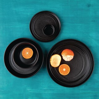photo 3 assiettes plates rondes texturées olympia cavolo noires 220mm lot de 6
