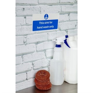photo 5 signalétique pour le lavage des mains uniquement vogue en anglais